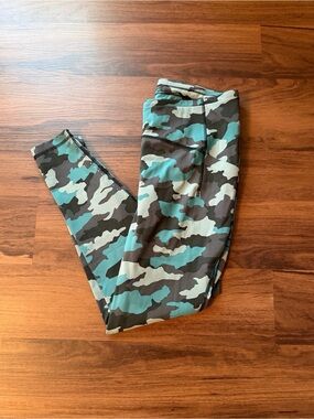 Lululemon Camouflage Leggings in Teal, Gray & Black